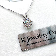 Load image into gallery viewer Moissanite Snowflake Necklace Moissanite Snowflake Necklace