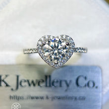 將圖片載入圖庫檢視器 Moissanite Heart Full Paved Ring 莫桑石傾心戒指
