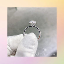 將圖片載入圖庫檢視器 Moissanite PT950 Pear Halo Paved Ring 莫桑石PT950鉑金梨型圍鑲戒指