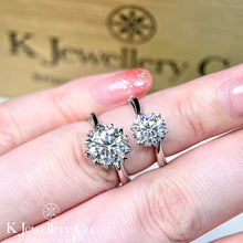 將圖片載入圖庫檢視器 Moissanite Snow Heart Prong Ring 莫桑石雪花扭臂戒指
