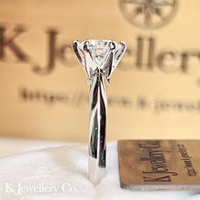 將圖片載入圖庫檢視器 Moissanite Six Claws Classic Ring莫桑石經典六爪戒指