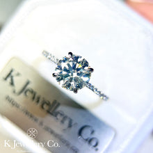 將圖片載入圖庫檢視器 Moissanite Four Prong Hidden Halo Paved Ring 莫桑石四爪隱形高托圍鑲戒指