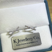 將圖片載入圖庫檢視器 Moissanite Cross Circle Earrings 莫桑石交叉耳圈