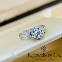 Load image into gallery viewer Moissanite Love Crown Ring Moissanite Ring