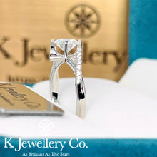 將圖片載入圖庫檢視器 Moissanite Angel Kiss Ring莫桑石天使之吻戒指