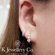 將圖片載入圖庫檢視器 Moissanite Three Stone Round Earrings 莫桑石漸變三石耳圈