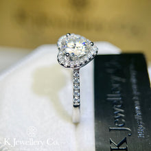 將圖片載入圖庫檢視器 Moissanite Heart Full Paved Ring 莫桑石傾心戒指