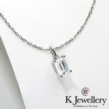 將圖片載入圖庫檢視器 Moissanite Emerald Cut Necklace 莫桑石清鑲祖母切頸鏈