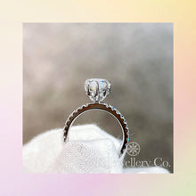 Load image into gallery viewer Moissanite 18K Pear Hidden Halo Paved Ring Moissanite 18K customized invisible surrounding ring arm set ring