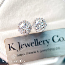將圖片載入圖庫檢視器 Moissanite Halo Full Paved Earrings 莫桑石圓型微鑲耳釘