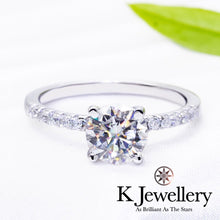 將圖片載入圖庫檢視器 Moissanite Four Claws paved Ring 莫桑石四爪全石戒指