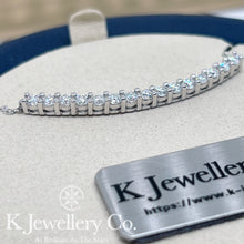 將圖片載入圖庫檢視器 Moissanite Smile Necklace 莫桑石微笑頸鏈