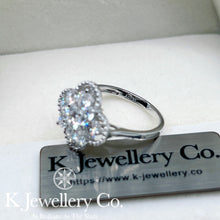 Load image into gallery viewer Moissanite 18K Gold Ring Moissanite four-leaf lucky stone ring