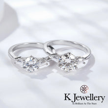 Load image into gallery viewer Moissanite Round Brilliant with Baguette Shape Ring Moissanite Round Six Claws with Baguette Shape Ring