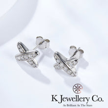 將圖片載入圖庫檢視器 Moissanite Cross Ear Studs 莫桑石交叉耳釘