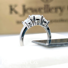 將圖片載入圖庫檢視器 Moissanite Three Stars Ring 莫桑石三鑽全莫桑戒指訂制版