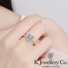 將圖片載入圖庫檢視器 Moissanite Paved Princess Cut Ring 莫桑石公主方圍鑲戒指