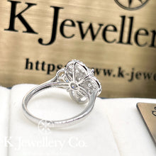 Load image into gallery viewer Moissanite 18K Gold Ring Moissanite four-leaf lucky stone ring