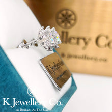 Load image into gallery viewer Moissanite Snowflake Ear Studs Moissanite surrounding stone snowflake earrings