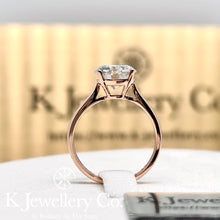 將圖片載入圖庫檢視器 Moissanite 18K Gold Classic Four Prong Ring 18K莫桑石經典四爪戒指