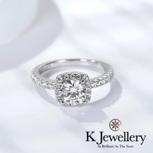 將圖片載入圖庫檢視器 Moissanite Square Full Paved Ring莫桑石方型圍鑲戒指