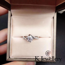 將圖片載入圖庫檢視器 Moissanite Angel Kiss Ring莫桑石天使之吻戒指