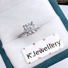 將圖片載入圖庫檢視器 Moissanite 18K Gold Hidden Halo Four Prong Ring PT950莫桑石高鑲四爪圍石戒指