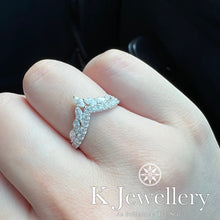 將圖片載入圖庫檢視器 Moissanite 18K Gold V Shape Princess Lace Ring