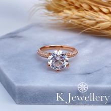 將圖片載入圖庫檢視器 Moissanite 18K Gold Setting Paved Ring 18K莫桑石六爪密鑲戒指