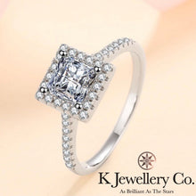 將圖片載入圖庫檢視器 Moissanite Paved Princess Cut Ring 莫桑石公主方圍鑲戒指