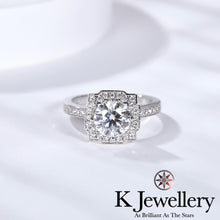 將圖片載入圖庫檢視器 Moissanite Belle Ring 莫桑石Belle 密鑲戒指