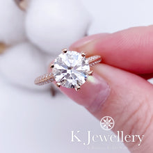 將圖片載入圖庫檢視器 Moissanite 18K Gold Setting Paved Ring 18K莫桑石六爪密鑲戒指