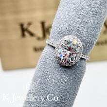 將圖片載入圖庫檢視器 Moissanite Oval Paved Ring 莫桑石橢圓形圍鑲1ct 2ct 戒指