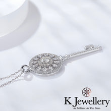 將圖片載入圖庫檢視器 Moissanite Sun Pave Key Necklace莫桑石太陽鑰匙頸鏈