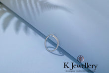 Load image into gallery viewer Moissanite V Ring Moissanite row ring V ring