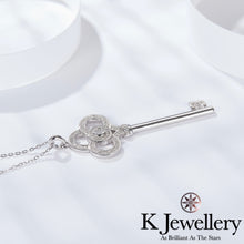 將圖片載入圖庫檢視器 Moissanite Crown Pave Key Necklace莫桑石皇冠鑰匙頸鏈