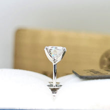 將圖片載入圖庫檢視器 Moissanite Four Prong Ear Studs 莫桑石清鑲高四爪螺絲/耳環