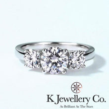將圖片載入圖庫檢視器 Moissanite Three Stars Ring 莫桑石三鑽全莫桑戒指訂制版
