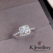 將圖片載入圖庫檢視器 Moissanite Square Full Paved Ring莫桑石方型圍鑲戒指