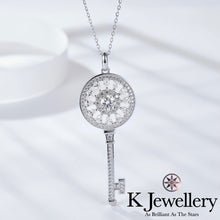 將圖片載入圖庫檢視器 Moissanite Sun Pave Key Necklace莫桑石太陽鑰匙頸鏈