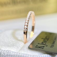 將圖片載入圖庫檢視器 Moissanite 1.5mm Stacking Ring 莫桑石半圈線戒
