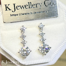 將圖片載入圖庫檢視器 Moissanite Four Prongs Earrings 莫桑石四爪三石吊耳環
