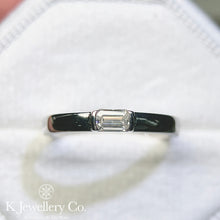Load image into gallery viewer Moissanite Emerald Ring Moissanite simple emerald cut ring
