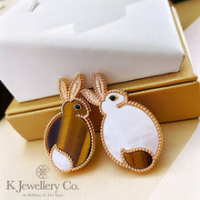 Load image into gallery viewer Tiger&#39;s Eye Mother of Pearl Brooch White Fritillary Tiger Eye Stone Rabbit Brooch 
