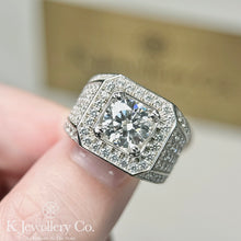 將圖片載入圖庫檢視器 Moissanite Luxurious Set Men Ring 莫桑石滿鑽豪華鑲嵌男戒
