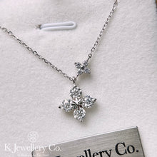 Load image into gallery viewer Moissanite Lucky Clover Necklace Moissanite four-leaf clover mother-in-law necklace
