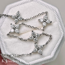 將圖片載入圖庫檢視器 Moissanite Lucky Clover Bracelet  莫桑石四葉草五花手鏈
