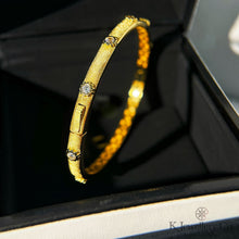 將圖片載入圖庫檢視器 Cubic Zirconia Silver Brushed Bangle 進口訂製高碳鑽純銀拉絲手鐲
