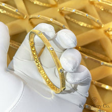 將圖片載入圖庫檢視器 Cubic Zirconia Silver Brushed Bangle 進口訂製高碳鑽純銀拉絲手鐲
