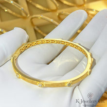 將圖片載入圖庫檢視器 Cubic Zirconia Silver Brushed Bangle 進口訂製高碳鑽純銀拉絲手鐲
